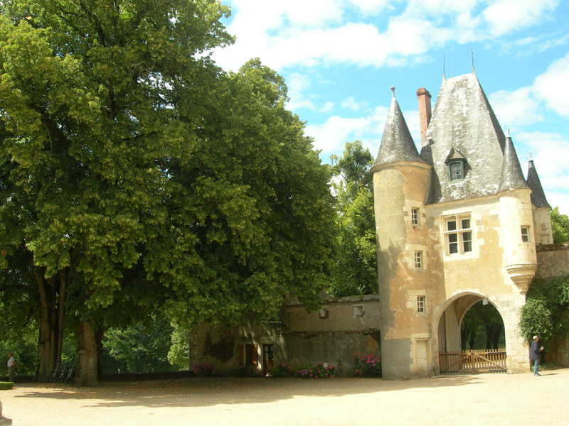 France Berry Sologne Château de la Verrerie castel d'entrée et boutique 