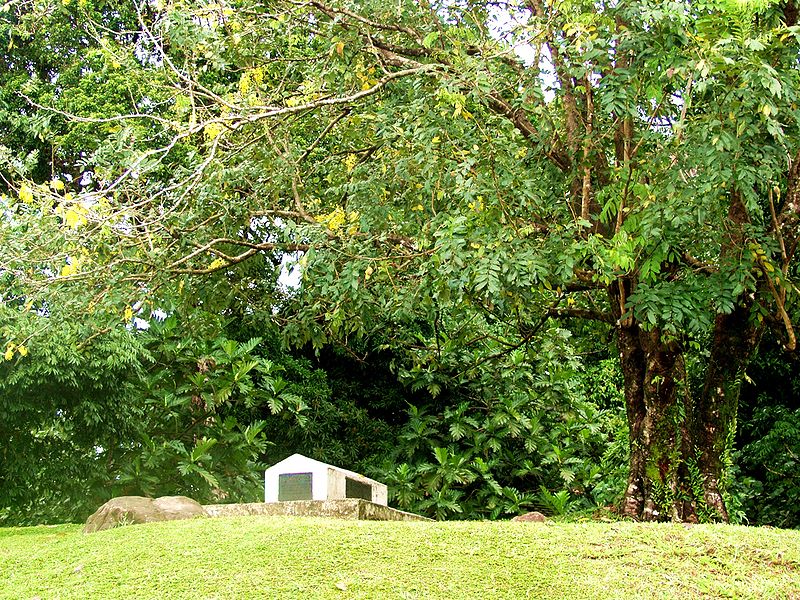 Robert Louis Stevenson's Tomb in Samoa Wikipedia