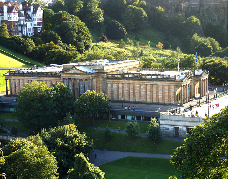 Edinburgh - Princes Street Gardens & The National Gallery of Scotland © 2012 Scotiana
