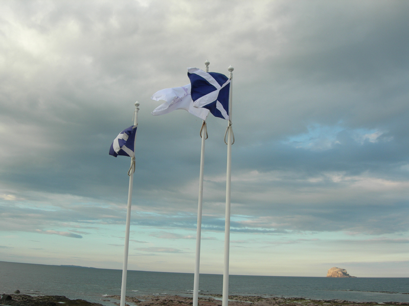 North Berwick Scottish flags © 2007 Scotiana