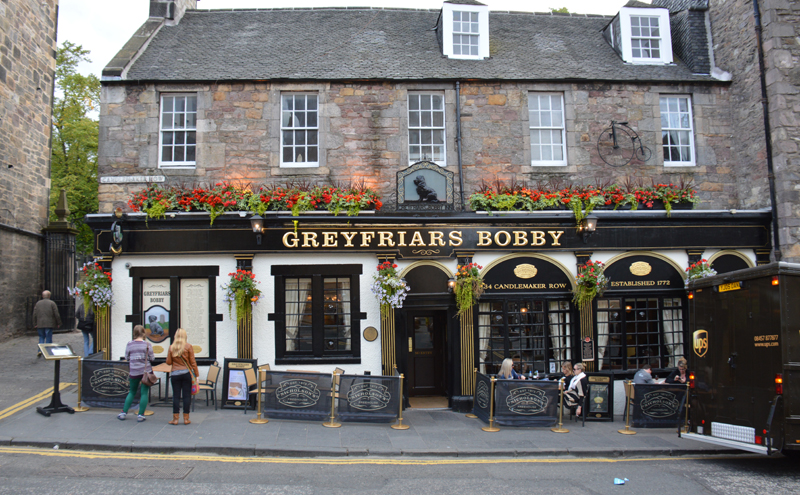 Edinburgh 30-34 Candlemaker Row Greyfriars Bobby Bar © 2012 Scotiana