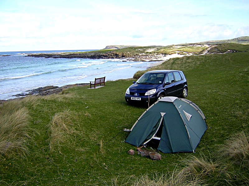 Bivouac on the Isle of Barra in the Outer Hebrides © 2004 Scotiana