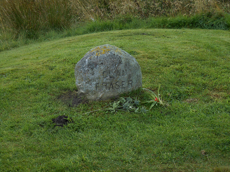 Culloden Moor Clan Fraser stone © 2012 Scotiana
