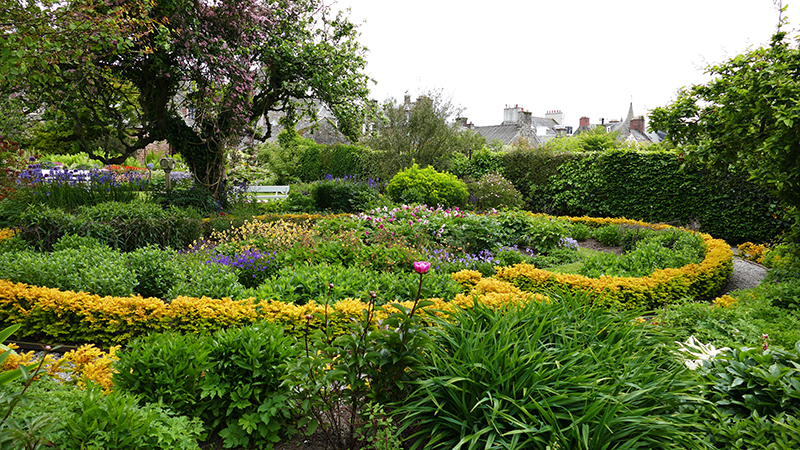 Broughton Gardens Kirkcudbright © 2015 Scotiana