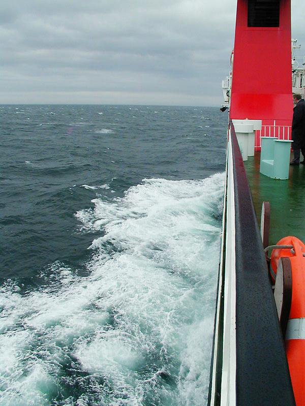 Ferry crossing to Orkney © 2003 Scotiana 