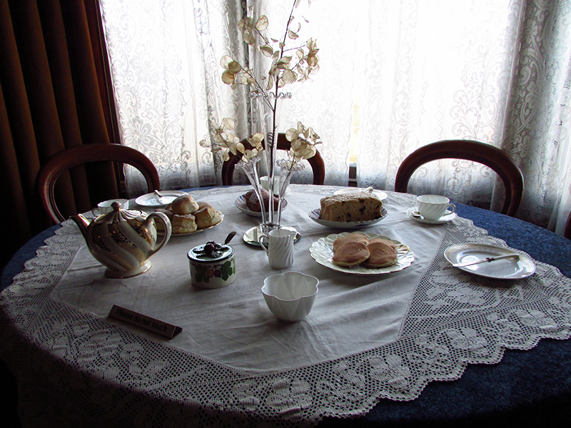 Tea-time -at Miss Toward'sTenement House in Glasgow © Glen Bowman Flickr - Photo Sharing