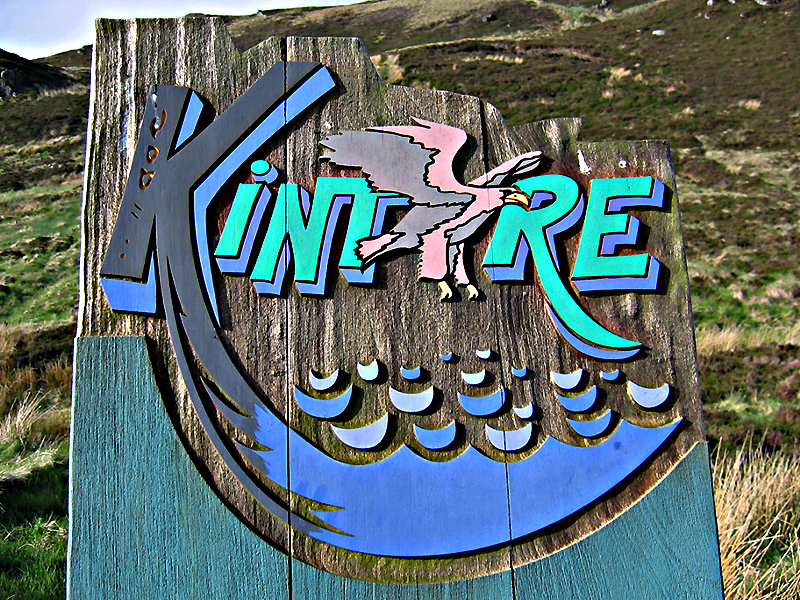 Kintyre road sign © 2004 Scotiana