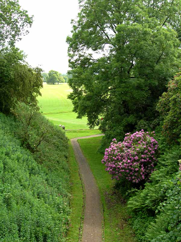 Hoddam Castle Golf path Dumfries and Galloway Scotland  © 2006 Scotiana
