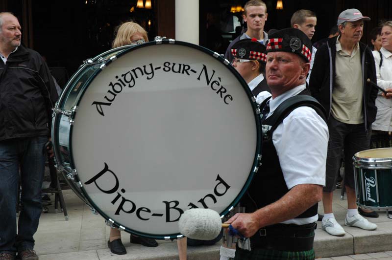 The pipe-band's drummer at the Scottish-French festivities in Aubigny-sur-Nère  © 2011 Scotiana