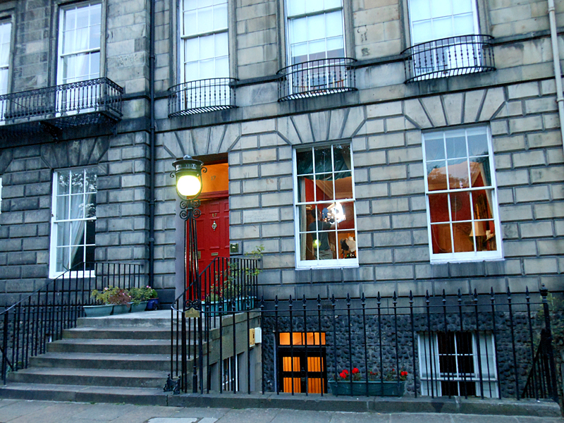 Robert Louis Stevenson's house at 17 Heriot Row in Edinburgh © 2012 Scotiana