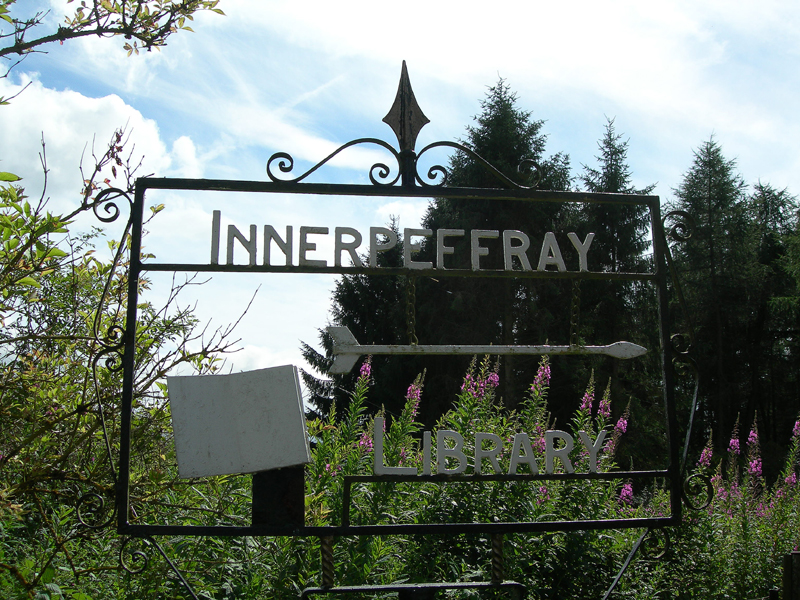 Innerpeffray library sign © 2007 Scotiana