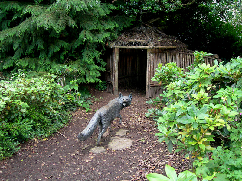 Mr Fox sculpture in Beatrix Potter Garden - Dunkeld © 2007 Scotiana