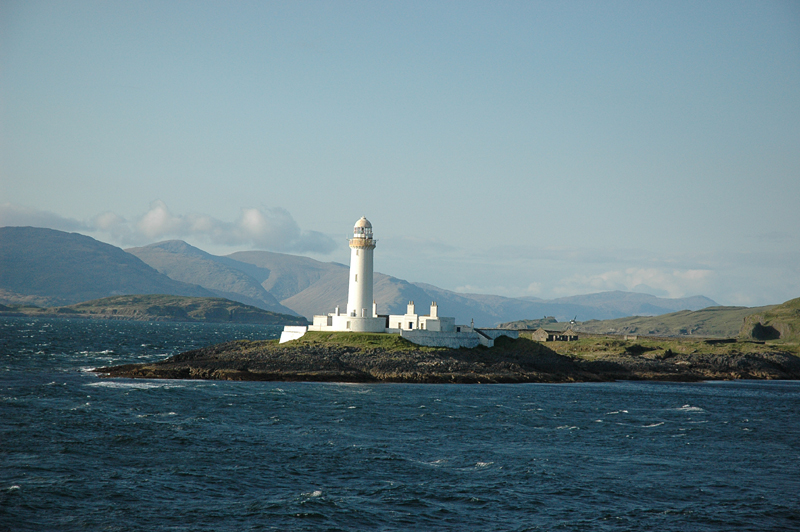 Photo of Lismore lighthouse taken from the Oban-Mull ferry © 2003 Scotiana