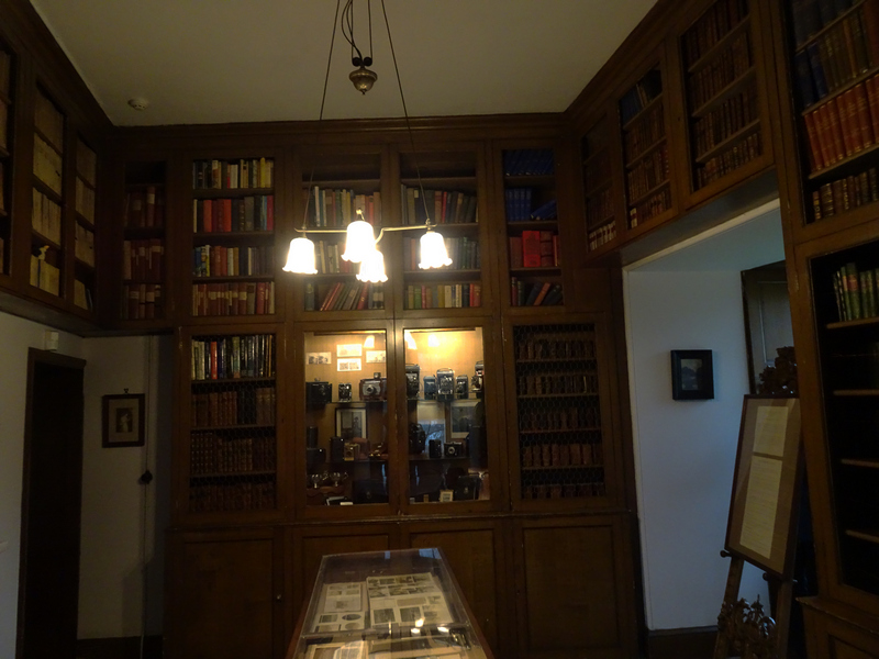 Thirlestane Castle Small Library old cameras © 2019 Scotiana